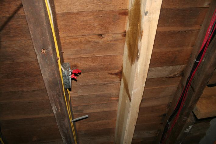 The ceiling of the cellar under normal light.